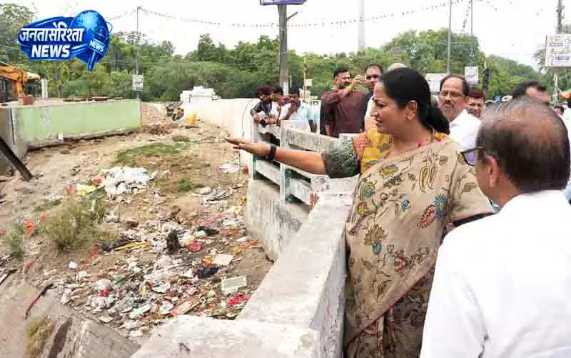 Delhi सीएम रेखा गुप्ता ने परियोजनाओं का किया उद्घाटन Delhi सीएम रेखा गुप्ता ने परियोजनाओं का किया उद्घाटन