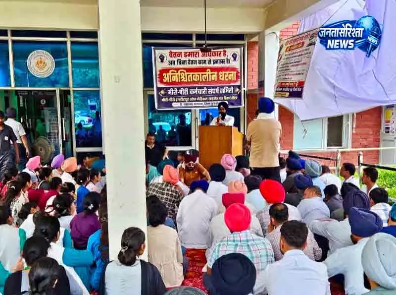 Kurukshetra शाहाबाद में मीरी पीरी अस्पताल कर्मियों का धरना जारी Kurukshetra शाहाबाद में मीरी पीरी अस्पताल कर्मियों का धरना जारी