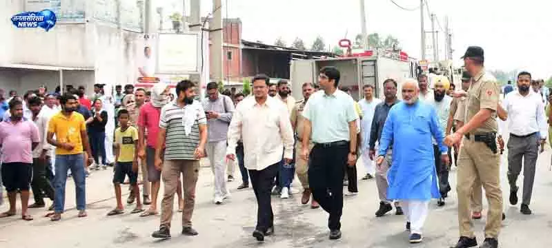 Karnal: बीजेपी नेता की एग्रो फैक्ट्री में भीषण आग Karnal: बीजेपी नेता की एग्रो फैक्ट्री में भीषण आग