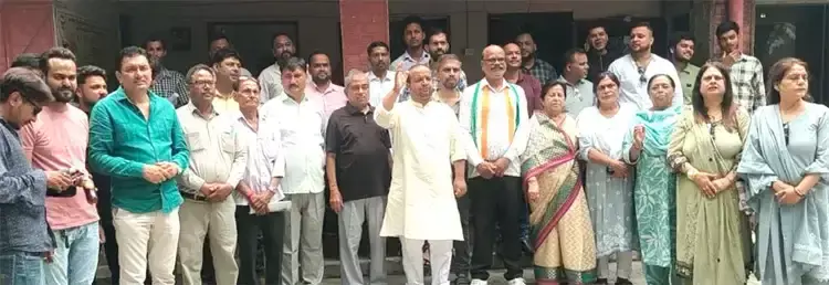 Haridwar: कांग्रेस ने पेपर लीक मामलों को लेकर सरकार के खिलाफ खोला मोर्चा Haridwar: कांग्रेस ने पेपर लीक मामलों को लेकर सरकार के खिलाफ खोला मोर्चा