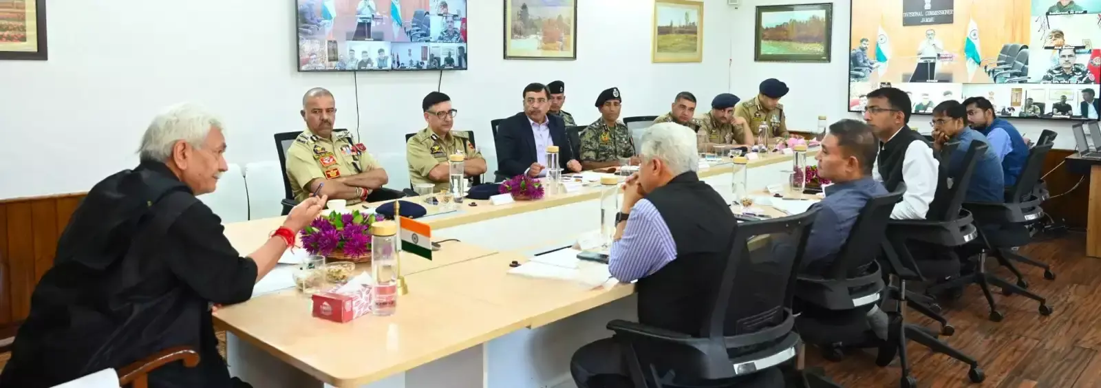 Srinagar: वैध पंजीकरण के बिना यात्रा न करें, उपराज्यपाल की श्रद्धालुओं से अपील Srinagar: वैध पंजीकरण के बिना यात्रा न करें, उपराज्यपाल की श्रद्धालुओं से अपील