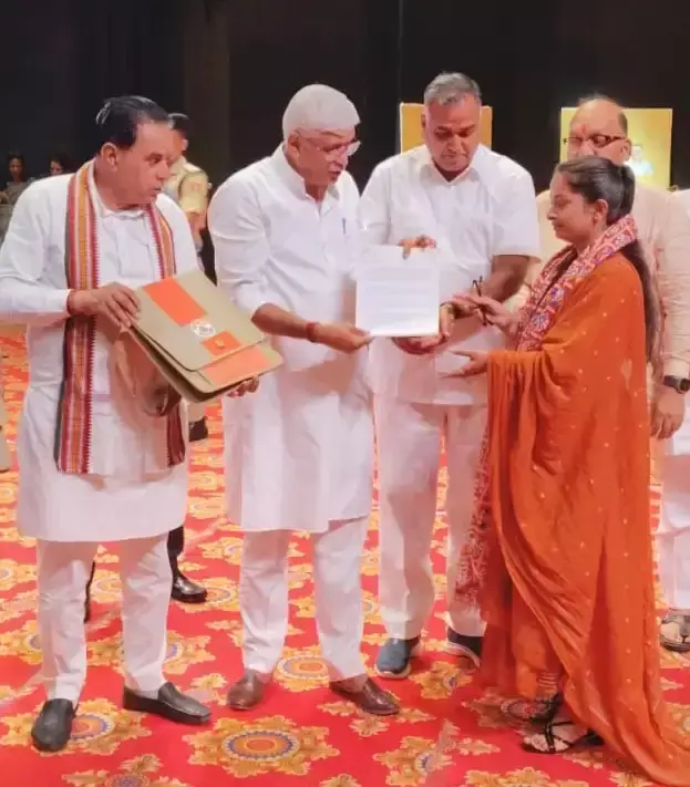 Jodhpur: नव चयनित अभ्यर्थियों को रोजगार उत्सव में मिला सम्मान और मार्गदर्शन Jodhpur: नव चयनित अभ्यर्थियों को रोजगार उत्सव में मिला सम्मान और मार्गदर्शन