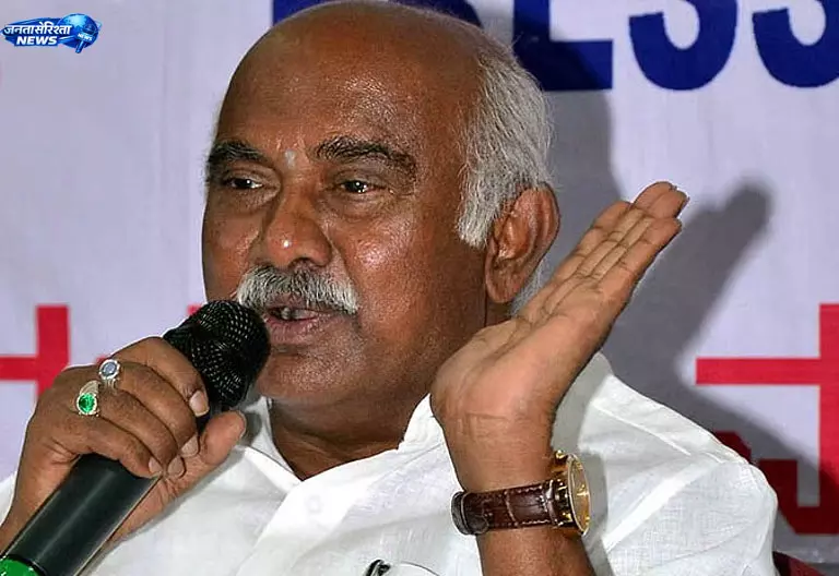 Karnataka : पुरुषों की सुरक्षा के लिए अलग आयोग की मांग, एच. विश्वनाथ ने उठाई नई बहस Karnataka : पुरुषों की सुरक्षा के लिए अलग आयोग की मांग, एच. विश्वनाथ ने उठाई नई बहस