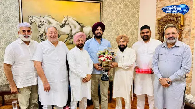 Punjab : कांग्रेस में अंदरूनी खींचतान के बीच सुलह की कोशिशें तेज, हाईकमान ने निगरानी बढ़ाई Punjab : कांग्रेस में अंदरूनी खींचतान के बीच सुलह की कोशिशें तेज, हाईकमान ने निगरानी बढ़ाई