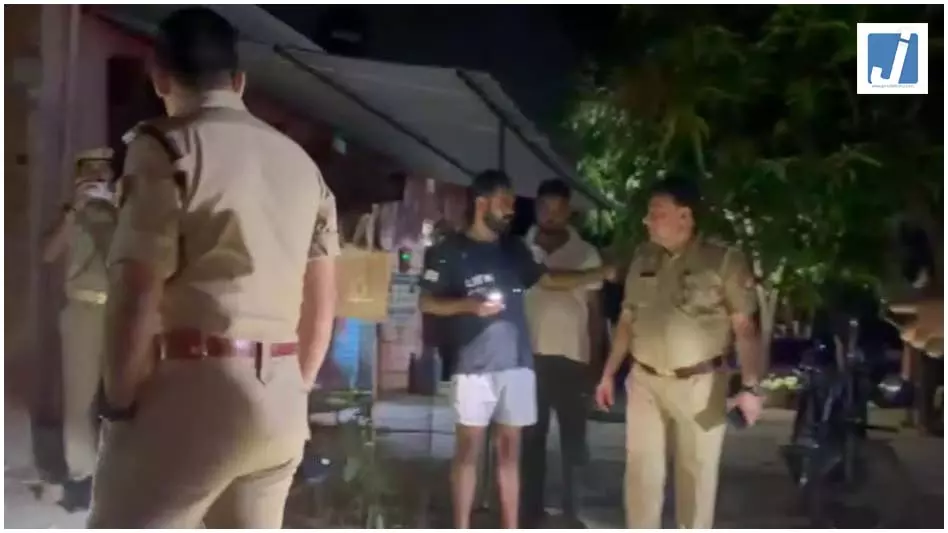 मजदूरी को लेकर हुआ झगड़ा, मकान मालिक की बैट से पीटकर हत्या, फैली सनसनी मजदूरी को लेकर हुआ झगड़ा, मकान मालिक की बैट से पीटकर हत्या, फैली सनसनी