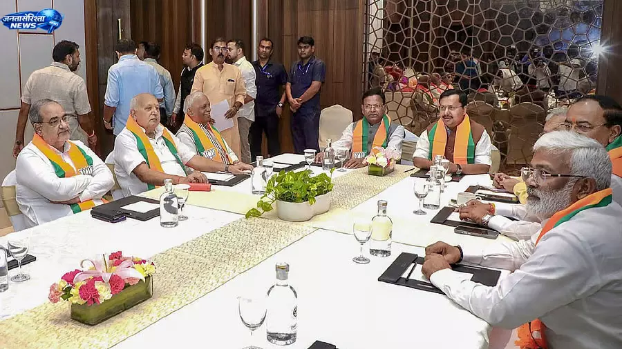 उत्तर प्रदेश चुनाव की तैयारियों में BJP सक्रिय, गठबंधन को मजबूत करने पर जोर उत्तर प्रदेश चुनाव की तैयारियों में BJP सक्रिय, गठबंधन को मजबूत करने पर जोर