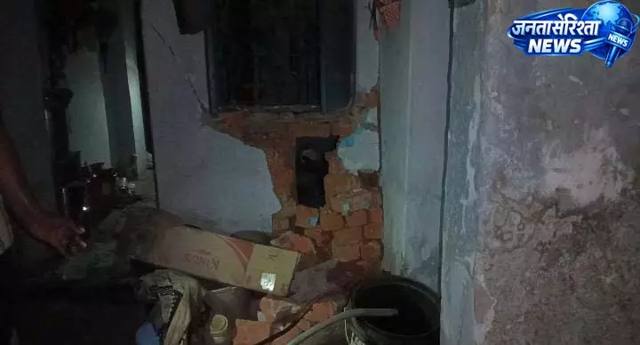 CG BREAKING: गैस सिलेंडर ब्लास्ट, रसोई में आग लगने से मकान क्षतिग्रस्त CG BREAKING: गैस सिलेंडर ब्लास्ट, रसोई में आग लगने से मकान क्षतिग्रस्त
