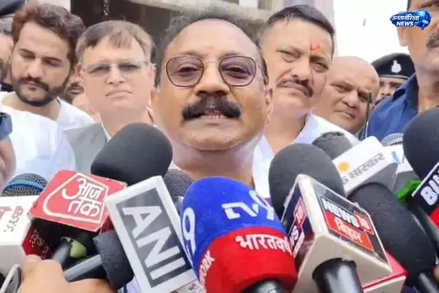 सीएम को पूरी बात बताने की कही बात सीएम को पूरी बात बताने की कही बात