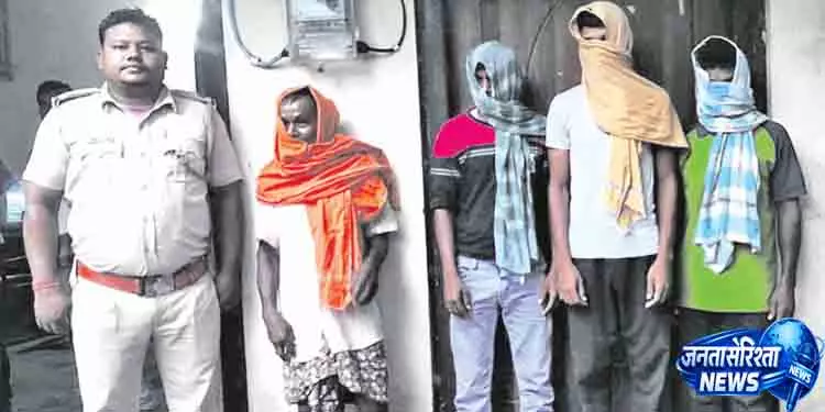 Bantala हिरण के शिकार के आरोप में 4 में से 2 वन कर्मी गिरफ्तार Bantala हिरण के शिकार के आरोप में 4 में से 2 वन कर्मी गिरफ्तार