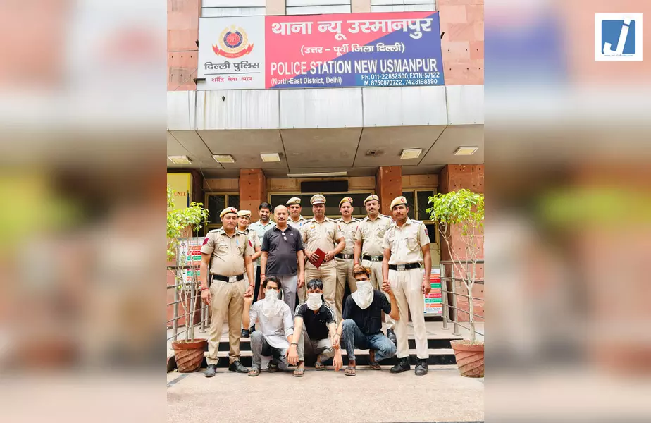 बदला लेने साजिश रची: पुलिस ने 24 घंटे के अंदर मर्डर केस सुलझाया, युवक की हत्या के आरोप में तीन गिरफ्तार बदला लेने साजिश रची: पुलिस ने 24 घंटे के अंदर मर्डर केस सुलझाया, युवक की हत्या के आरोप में तीन गिरफ्तार