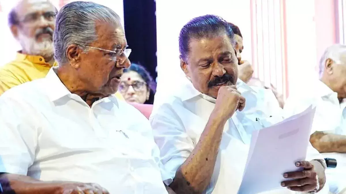Kerala CPM में अंदरूनी कलह? पिनाराई के वर्चस्व को चुनौती दे रहा नया ग्रुप Kerala CPM में अंदरूनी कलह? पिनाराई के वर्चस्व को चुनौती दे रहा नया ग्रुप