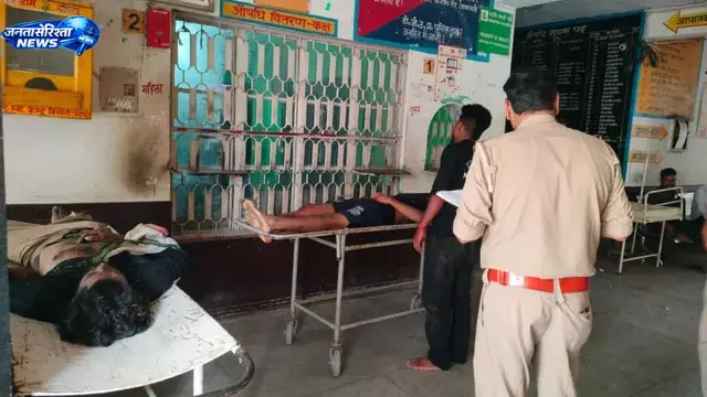 Badaun : भीषण सड़क हादसा, पिकअप-बाइक की टक्कर में दो युवकों की मौत Badaun : भीषण सड़क हादसा, पिकअप-बाइक की टक्कर में दो युवकों की मौत