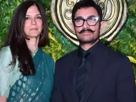 शादी के बंधन में बंधे आमिर खान और गौरी स्प्रैट, करीबी लोगों की मौजूदगी में की रजिस्टर्ड मैरिज शादी के बंधन में बंधे आमिर खान और गौरी स्प्रैट, करीबी लोगों की मौजूदगी में की रजिस्टर्ड मैरिज