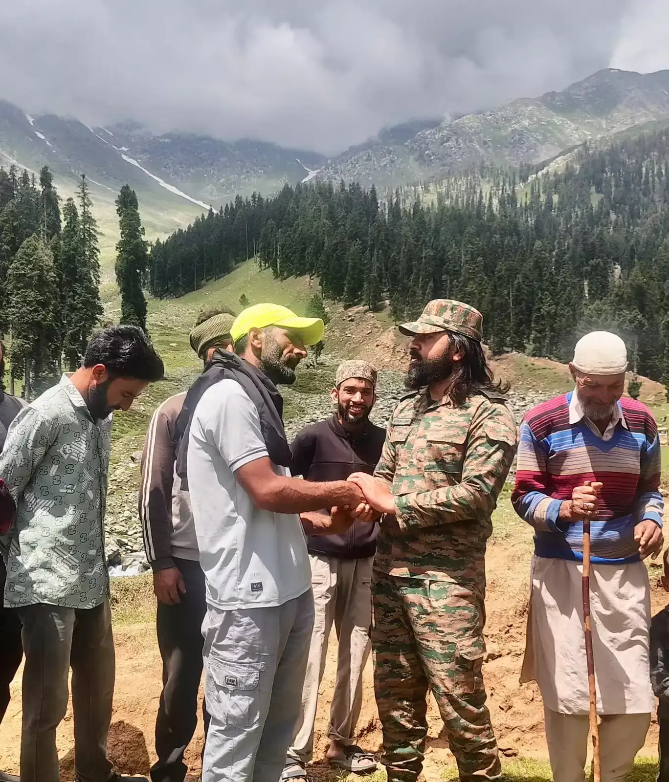 Ramban: भारतीय सेना ने जनसंपर्क मजबूत करने के लिए आयोजित की बैठक Ramban: भारतीय सेना ने जनसंपर्क मजबूत करने के लिए आयोजित की बैठक