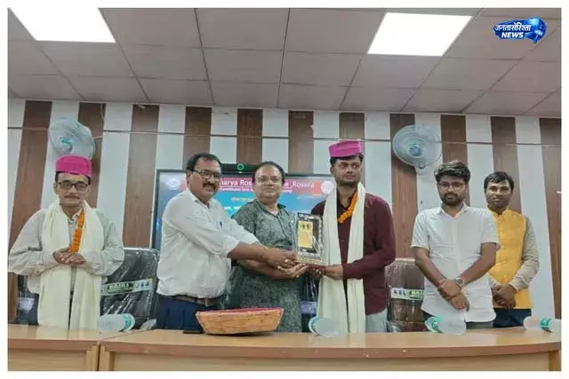 मेहनत से बदली किस्मत, गेटमैन से अफसर तक का सफर मेहनत से बदली किस्मत, गेटमैन से अफसर तक का सफर