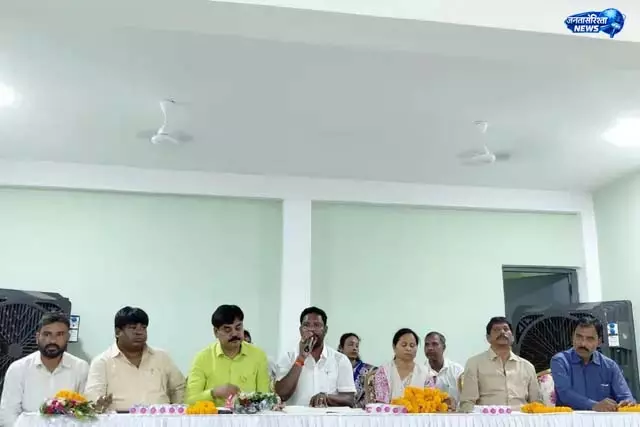 JMM सरायकेला बैठक: SIR और संगठन मजबूती पर फोकस JMM सरायकेला बैठक: SIR और संगठन मजबूती पर फोकस