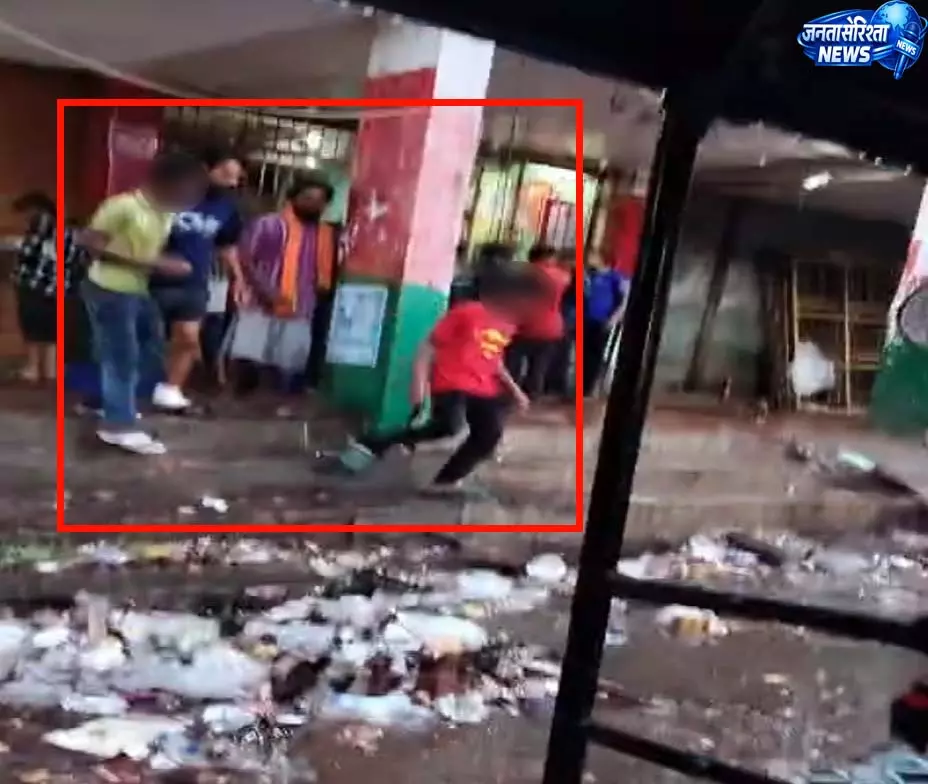 Raipur Breaking: शास्त्री बाजार शराब दुकान में नाबालिगों को बेचीं जा रही अवैध शराब Raipur Breaking: शास्त्री बाजार शराब दुकान में नाबालिगों को बेचीं जा रही अवैध शराब