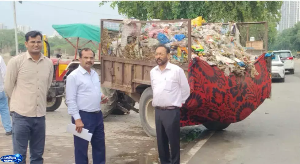 Strike के बीच ग्रेटर नोएडा में सफाई पर एक्शन, ठेकेदार पर जुर्माना Strike के बीच ग्रेटर नोएडा में सफाई पर एक्शन, ठेकेदार पर जुर्माना
