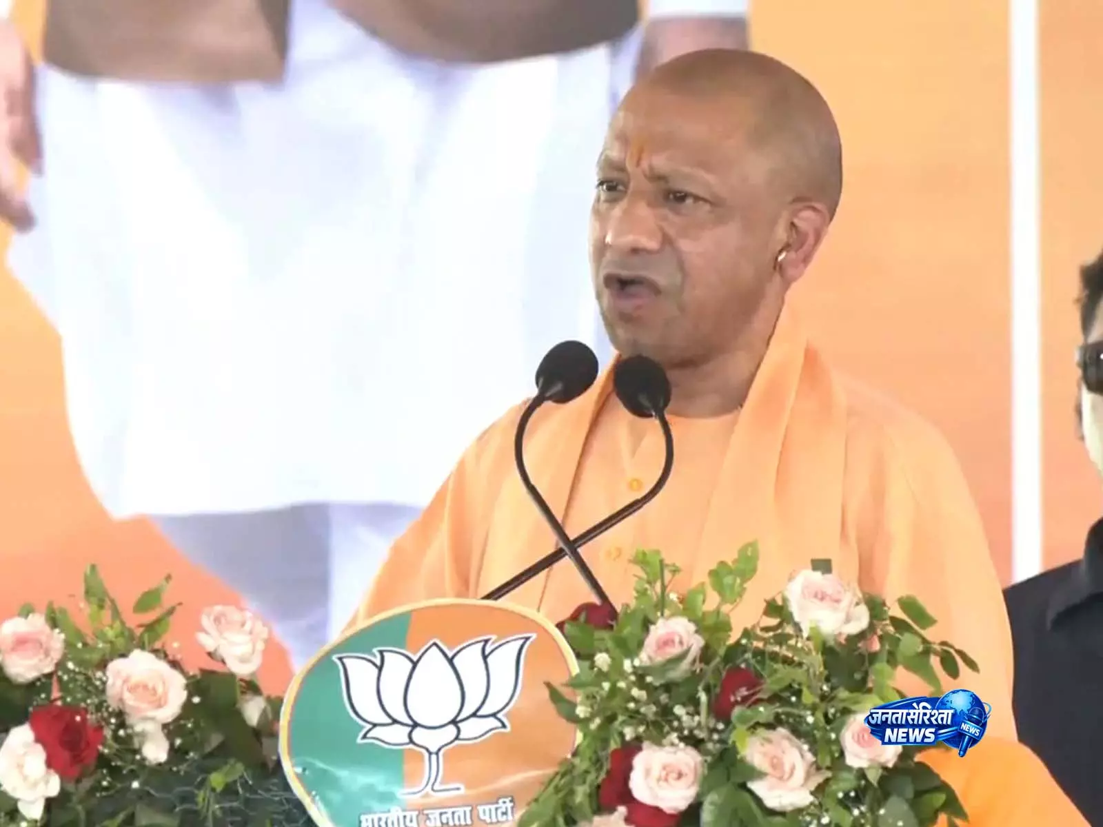 राम मंदिर चंदा चोरी विवाद के बीच UP के सीएम योगी ने विपक्ष पर निशाना साधा