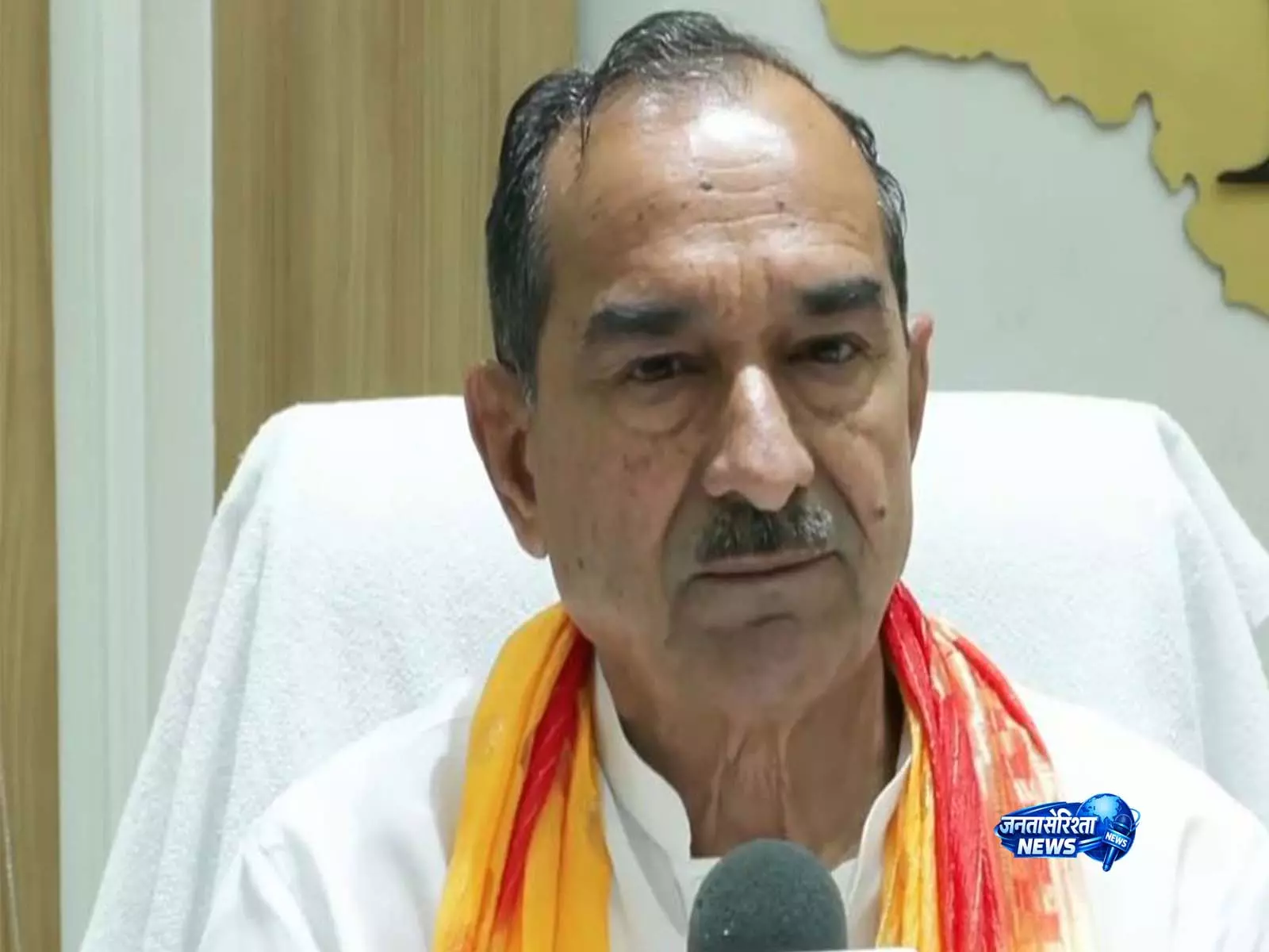 राजस्थान रिफाइनरी पर सियासी बयानबाज़ी तेज, Madan Rathore ने गहलोत की आलोचना का दिया जवाब राजस्थान रिफाइनरी पर सियासी बयानबाज़ी तेज, Madan Rathore ने गहलोत की आलोचना का दिया जवाब