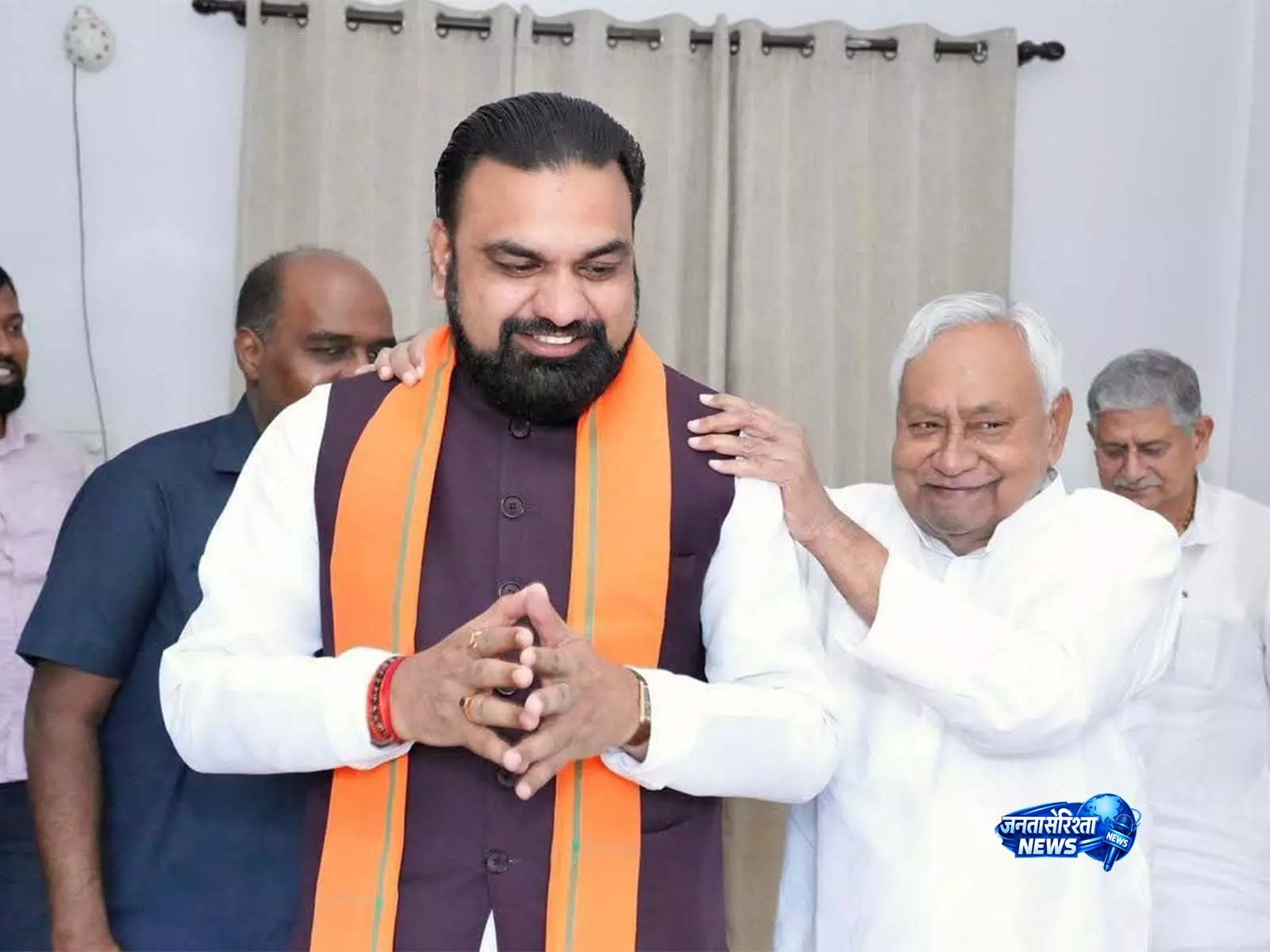 Bihar: विधानसभा सत्र से पहले सीएम सम्राट चौधरी ने नीतीश कुमार से की मुलाकात Bihar: विधानसभा सत्र से पहले सीएम सम्राट चौधरी ने नीतीश कुमार से की मुलाकात