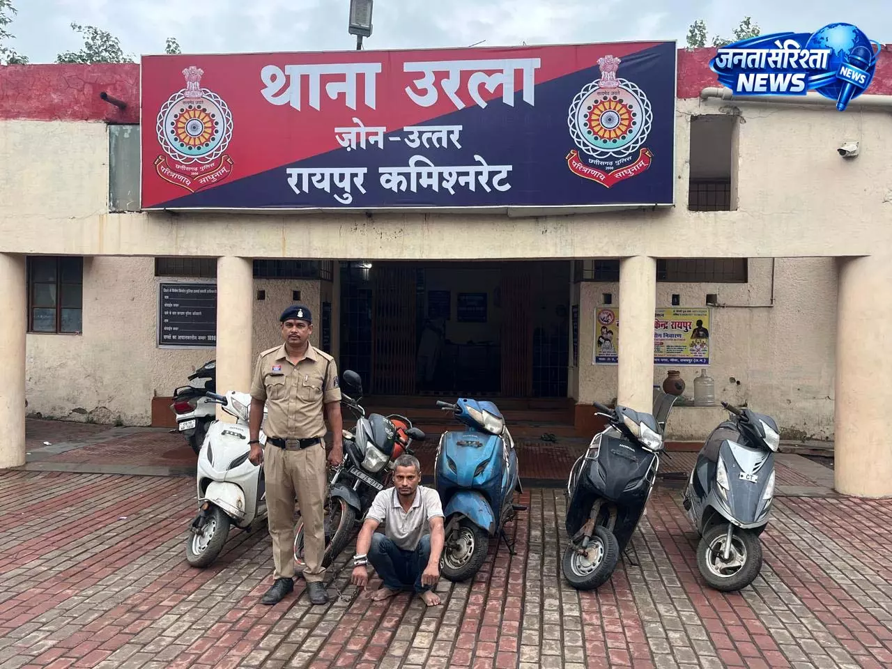 वाहन चोरी गिरोह का खुलासा, शातिर चोर अभय दुबे गिरफ्तार, 5 बाइक बरामद वाहन चोरी गिरोह का खुलासा, शातिर चोर अभय दुबे गिरफ्तार, 5 बाइक बरामद