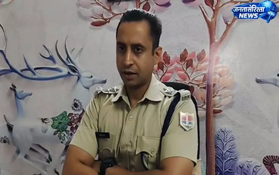 दिनदहाड़े मोबाइल शोरूम संचालक पर जानलेवा हमला, रंगदारी मांगने का आरोप दिनदहाड़े मोबाइल शोरूम संचालक पर जानलेवा हमला, रंगदारी मांगने का आरोप