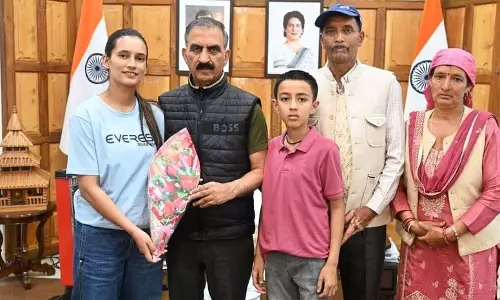 Himachal के मुख्यमंत्री ने एवरेस्ट पर चढ़ने वाले को 1 लाख रुपये का इनाम देने की घोषणा की Himachal के मुख्यमंत्री ने एवरेस्ट पर चढ़ने वाले को 1 लाख रुपये का इनाम देने की घोषणा की