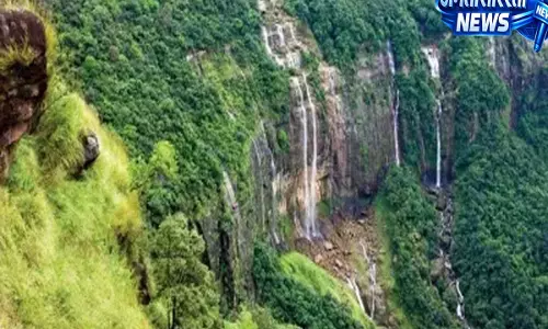 Meghalaya: वेई सावडोंग फॉल्स पर्यटकों के लिए बंद, प्रबंधन विवाद के बाद लिया गया फैसला Meghalaya: वेई सावडोंग फॉल्स पर्यटकों के लिए बंद, प्रबंधन विवाद के बाद लिया गया फैसला