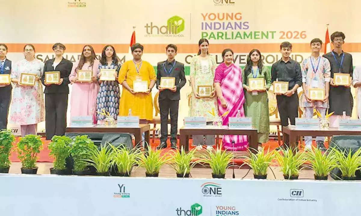 दग्गुबाती पुरंदेश्वरी युवा प्रतिनिधियों को प्रेरित करती