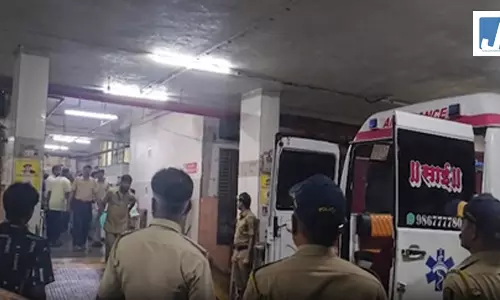 भारी बारिश से तीन मंजिला चॉल ढहा, पांच बच्चों सहित छह की मौत, CM ने जताया दुख