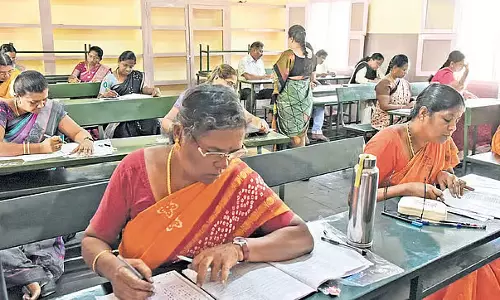 तमिलनाडु में TET पेपर-2 परीक्षा में 1.60 लाख से अधिक शिक्षक हुए शामिल तमिलनाडु में TET पेपर-2 परीक्षा में 1.60 लाख से अधिक शिक्षक हुए शामिल