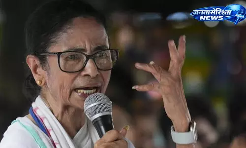 दक्षिण 24 परगना हिंसा: आरोपी की लिंचिंग, राजनीतिक विवाद तेज दक्षिण 24 परगना हिंसा: आरोपी की लिंचिंग, राजनीतिक विवाद तेज
