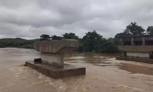Odisha : क्योंझर में भारी बारिश से बाढ़ जैसे हालात, पुल और सड़कें क्षतिग्रस्त Odisha : क्योंझर में भारी बारिश से बाढ़ जैसे हालात, पुल और सड़कें क्षतिग्रस्त