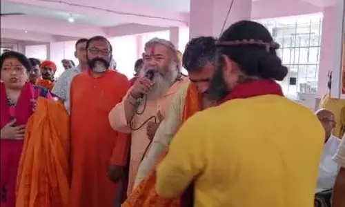 Jammu: पुरानी मंडी राम मंदिर में सांसद जुगल किशोर शर्मा का दौरा Jammu: पुरानी मंडी राम मंदिर में सांसद जुगल किशोर शर्मा का दौरा