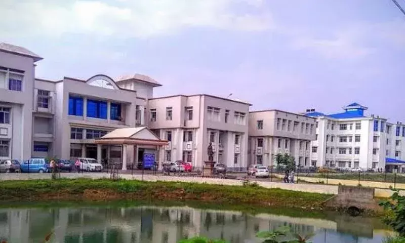Assam: गुवाहाटी यूनिवर्सिटी में आर्थिक संकट, पेंशन कटौती पर विवाद Assam: गुवाहाटी यूनिवर्सिटी में आर्थिक संकट, पेंशन कटौती पर विवाद