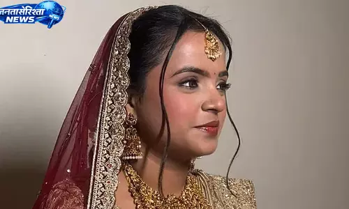 Delhi : नवविवाहिता आकृति सुतार की संदिग्ध मौत, अपार्टमेंट परिसर में मिला शव Delhi : नवविवाहिता आकृति सुतार की संदिग्ध मौत, अपार्टमेंट परिसर में मिला शव