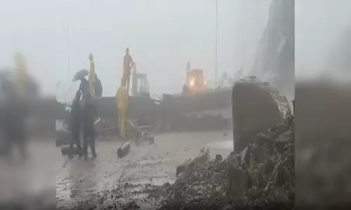 महाराष्ट्र: बारिश से बुरा हाल; मुंबई से पुणे जाने वाली कुछ ट्रेनें रद्द और एक्सप्रेसवे पर डायवर्जन लागू, इमरजेंसी नंबर जारी