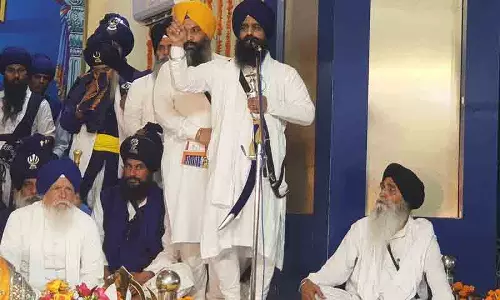 जत्थेदार ने Punjab सरकार से IT केंद्र बंद करने की मांग की