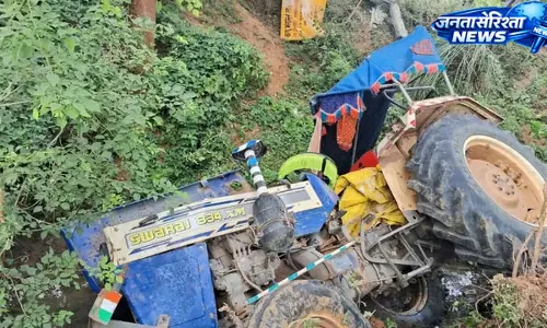 भोजपुर में दर्दनाक हादसा: ट्रैक्टर खाई में पलटा, चालक की मौके पर मौत