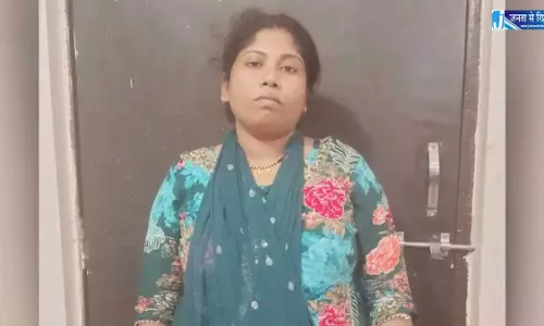 महिला चोर ने पुलिसकर्मियों को दिया चकमा, तीन सस्पेंड महिला चोर ने पुलिसकर्मियों को दिया चकमा, तीन सस्पेंड