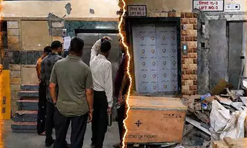 Palampur टांडा अस्पताल में केवल 1 लिफ्ट चालू, मरीजों को परेशानी Palampur टांडा अस्पताल में केवल 1 लिफ्ट चालू, मरीजों को परेशानी