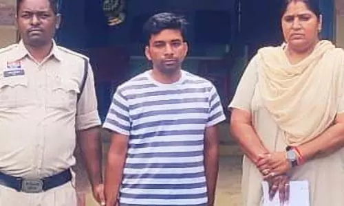 विवाहित होने के बावजूद शादी का झूठा आश्वासन देकर करता रहा शारीरिक शोषण, आरोपी अब पहुंचा सलाखों के पीछे विवाहित होने के बावजूद शादी का झूठा आश्वासन देकर करता रहा शारीरिक शोषण, आरोपी अब पहुंचा सलाखों के पीछे