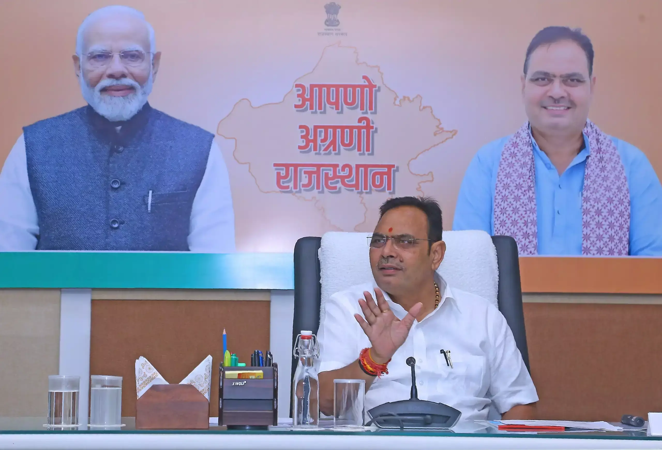 Jaipur: सड़क सुरक्षा को लेकर प्रशासन सख्त, नियम तोड़ने वालों पर होगी कार्रवाई Jaipur: सड़क सुरक्षा को लेकर प्रशासन सख्त, नियम तोड़ने वालों पर होगी कार्रवाई