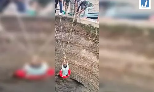 स्थानीय निवासी कुएं में गिरा, 18 घंटे तक फंसा रहा, फिर... स्थानीय निवासी कुएं में गिरा, 18 घंटे तक फंसा रहा, फिर...