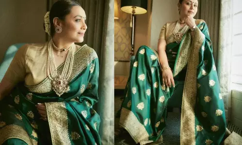 Festivals  के लिए बेस्ट डील बनारसी सिल्क साड़ी के 8 विकल्प