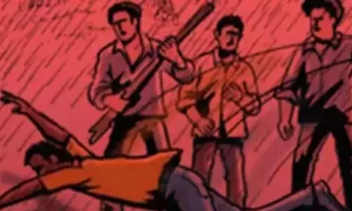 Sikanderpur : गली में तेज रफ्तार को लेकर विवाद, युवक पर तलवार-डंडों से हमला Sikanderpur : गली में तेज रफ्तार को लेकर विवाद, युवक पर तलवार-डंडों से हमला
