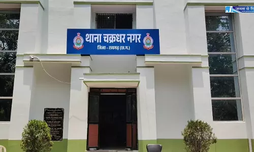 मेडिकल स्टोर में चोरी का 24 घंटे में खुलासा, चार लड़के गिरफ्तार मेडिकल स्टोर में चोरी का 24 घंटे में खुलासा, चार लड़के गिरफ्तार