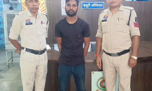 लापता स्कूली छात्रा का रेस्क्यू, शादी का झांसा देकर भगाने वाला आरोपी गिरफ्तार लापता स्कूली छात्रा का रेस्क्यू, शादी का झांसा देकर भगाने वाला आरोपी गिरफ्तार