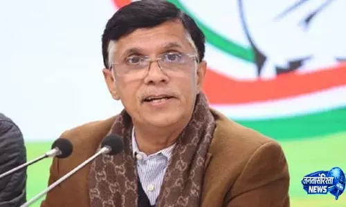 Baruipur नाबालिग दुष्कर्म मामले पर सियासी बयानबाज़ी, पवन खेड़ा ने ‘पॉलिटिकल प्रिज़्म’ पर उठाए सवाल Baruipur नाबालिग दुष्कर्म मामले पर सियासी बयानबाज़ी, पवन खेड़ा ने ‘पॉलिटिकल प्रिज़्म’ पर उठाए सवाल